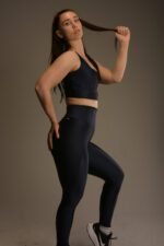 Naisten laivastonsiniset urheiluleggingsit korkealla vyötäröllä ja sivuleikkauksilla